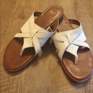 NEARLY NEW Johnston & Murphy leather sandals